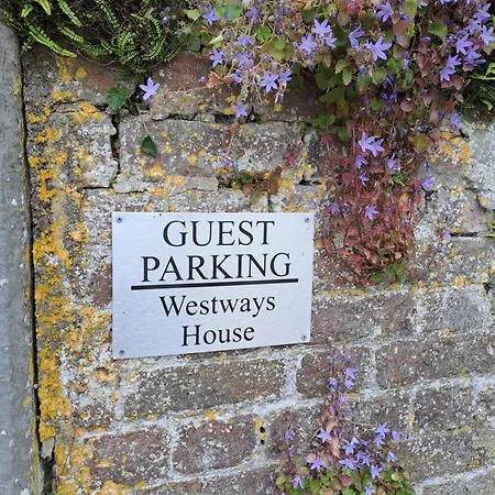 בית הארחה Westways House *